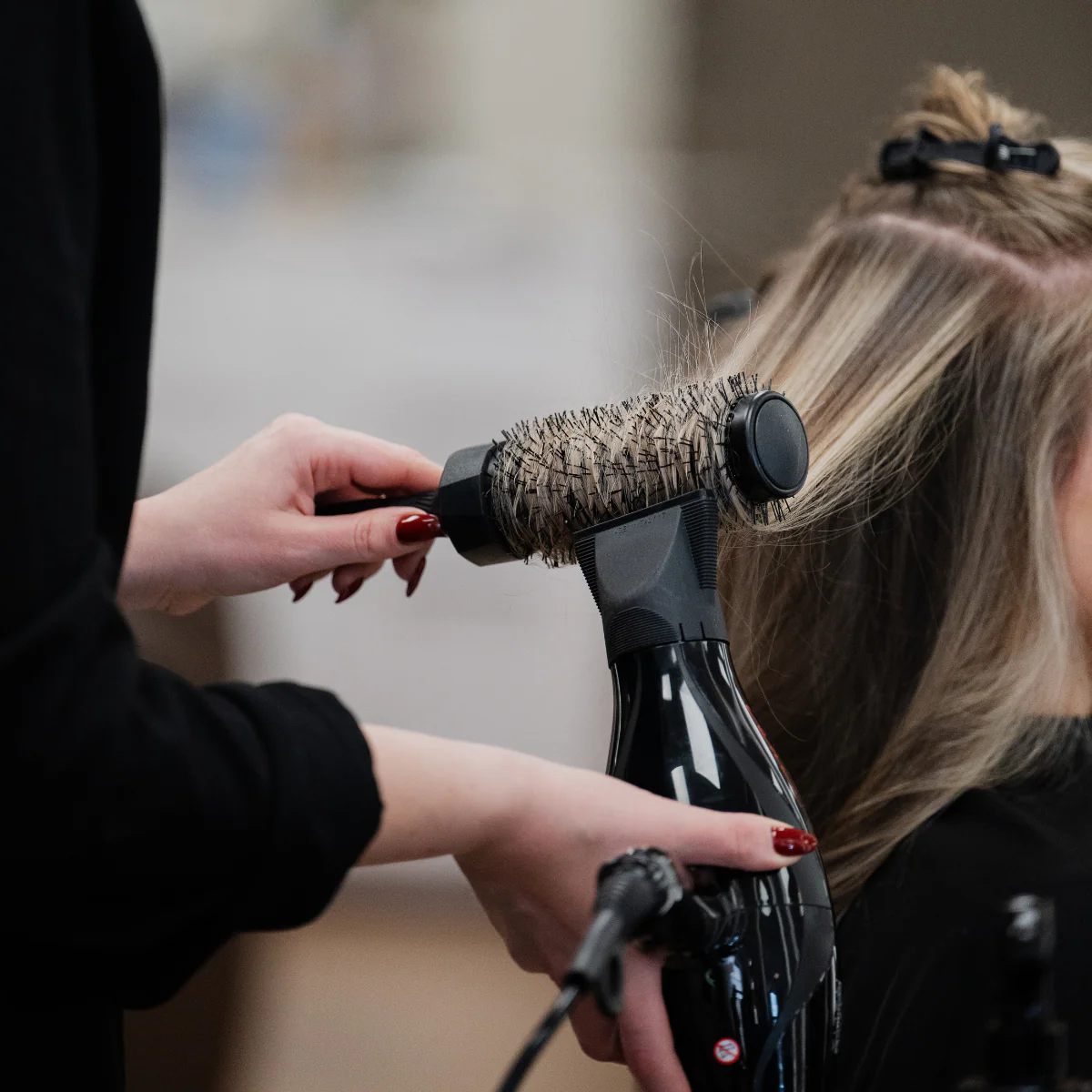 Your Round Brush 34 mm | Rundborste för glansig blowout med volym och utan frizz - Bild 6