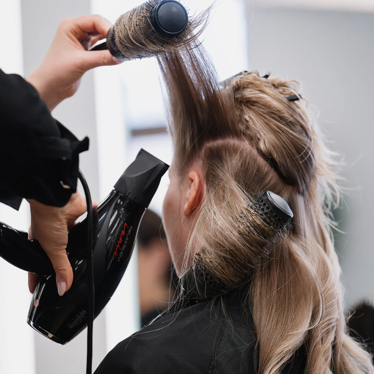 Your Round Brush 34 mm | Rundborste för glansig blowout med volym och utan frizz - Bild 7